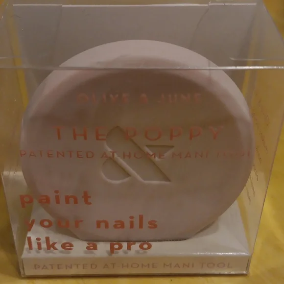 Nail Polish Handle Cover NWT - Picture 2 of 2